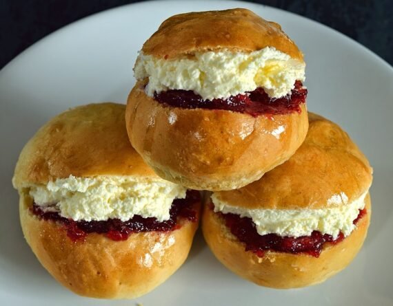 Cream Bun 2 pcs - Image 2