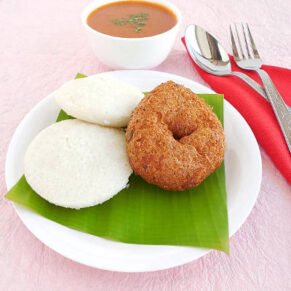 Idly  (2) Vada (1) Sambar